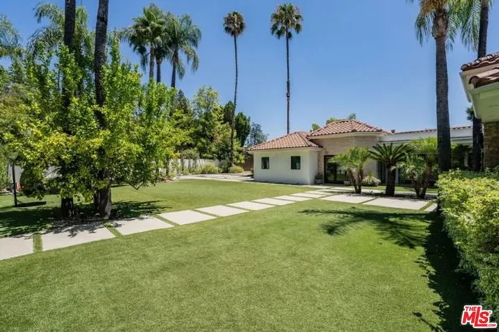 17520 Embassy Drive, Los Angeles, California 91316