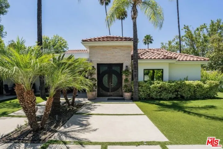 17520 Embassy Drive, Los Angeles, California 91316
