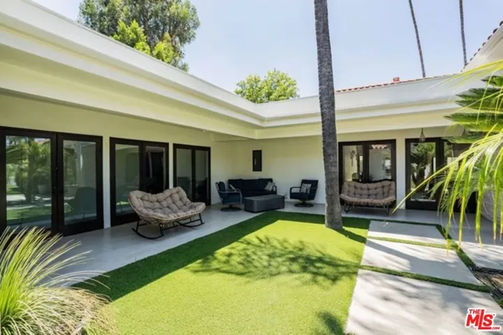 17520 Embassy Drive, Los Angeles, California 91316