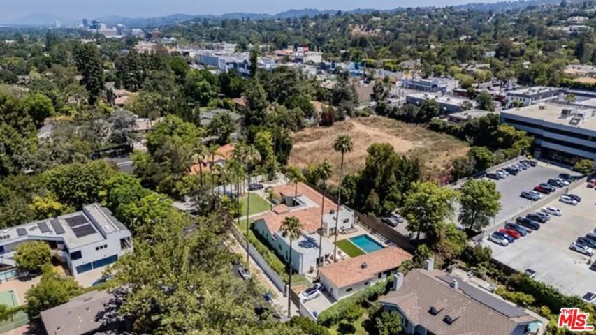 17520 Embassy Drive, Los Angeles, California 91316