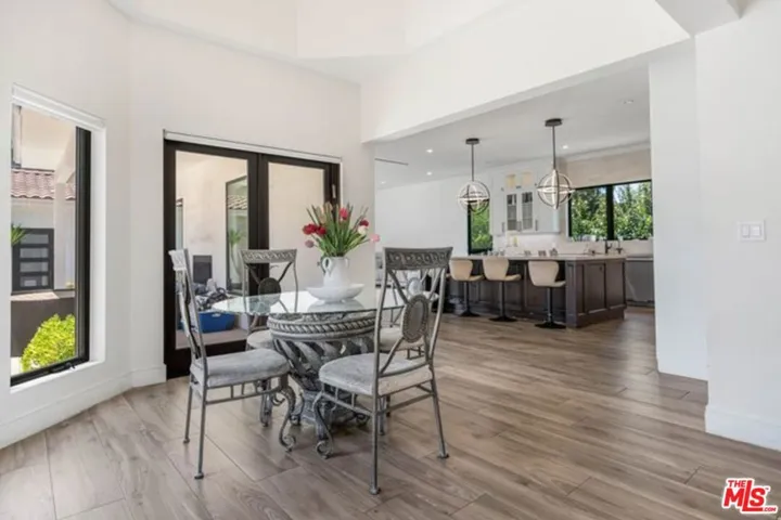 17520 Embassy Drive, Los Angeles, California 91316
