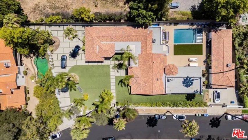 17520 Embassy Drive, Los Angeles, California 91316