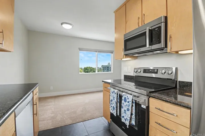 Kitchen - Dining