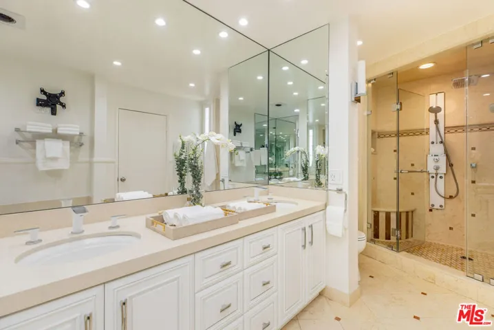 Primary En Suite