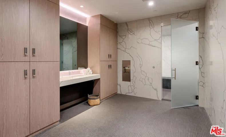 877 Francisco Street 4202, Los Angeles, California 90017