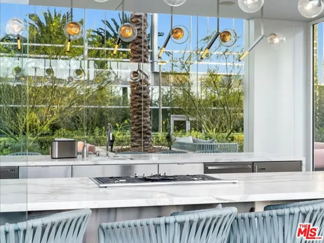 877 Francisco Street 4202, Los Angeles, California 90017