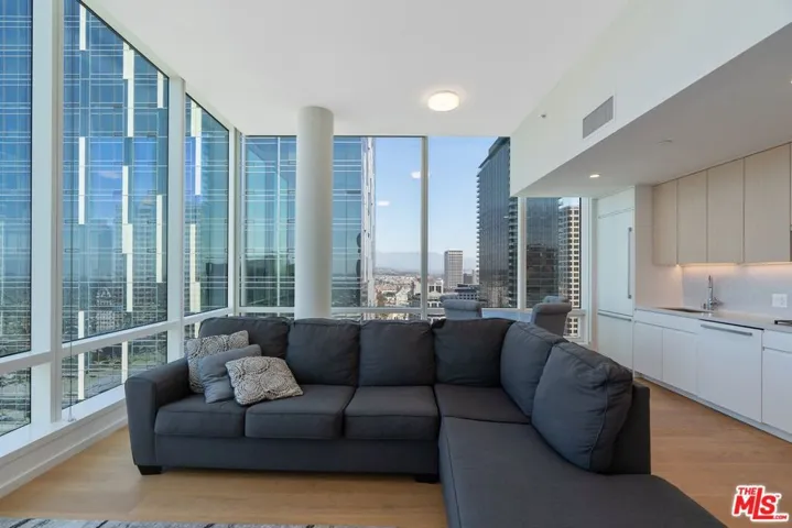 877 Francisco Street 4202, Los Angeles, California 90017