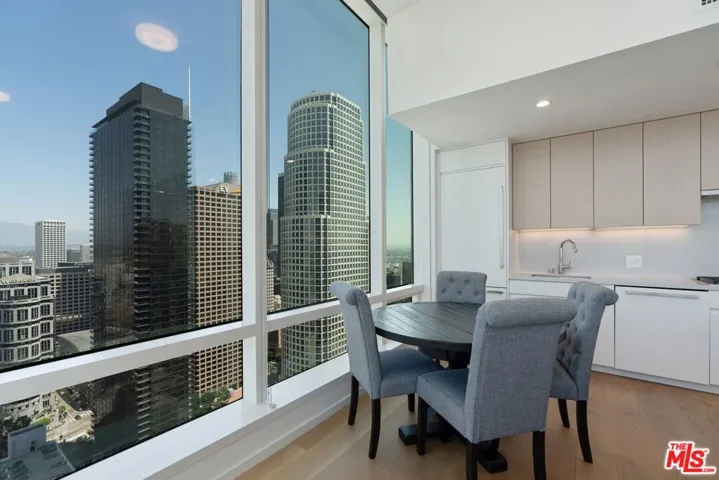 877 Francisco Street 4202, Los Angeles, California 90017