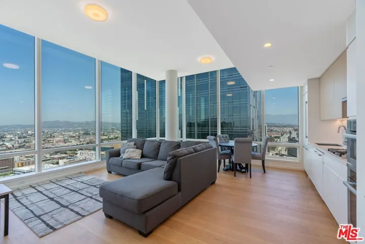 877 Francisco Street 4202, Los Angeles, California 90017