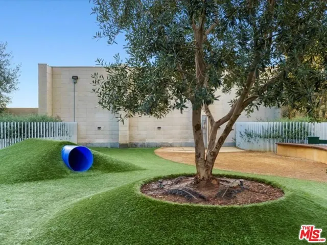 877 Francisco Street 4202, Los Angeles, California 90017