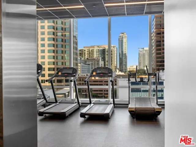 877 Francisco Street 4202, Los Angeles, California 90017