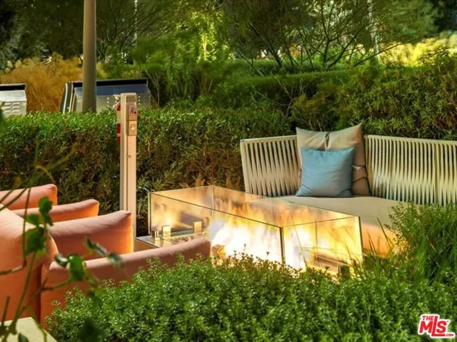 877 Francisco Street 4202, Los Angeles, California 90017