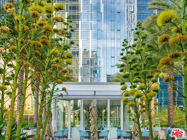 877 Francisco Street 4202, Los Angeles, California 90017