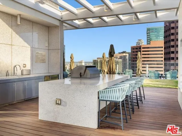 877 Francisco Street 4202, Los Angeles, California 90017