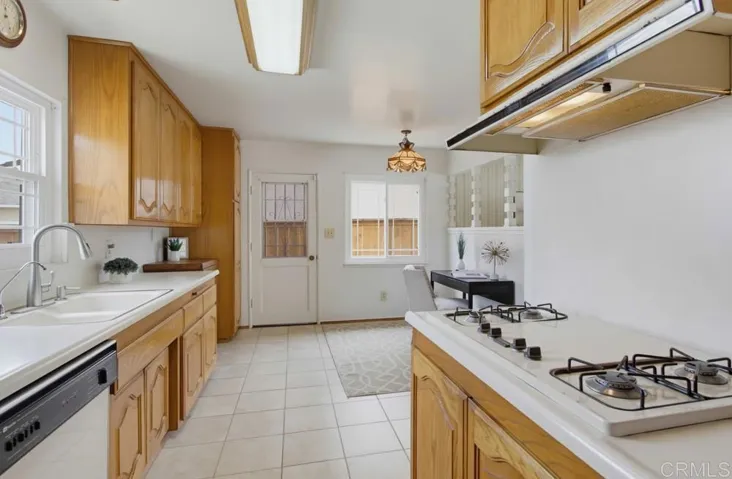 2638 Murray Ridge Road, San Diego, California 92123