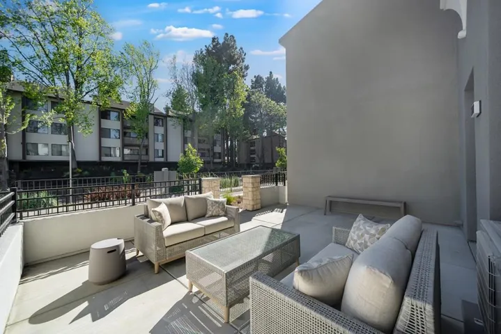 2112 Latham Street, Mountain View, California 94040