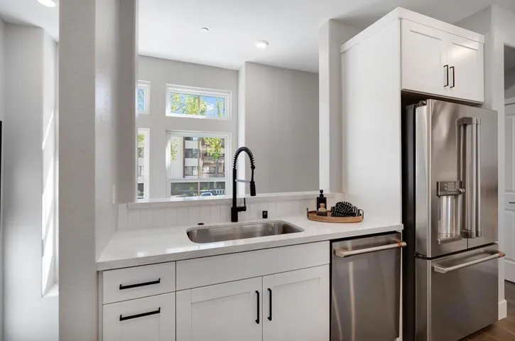 2112 Latham Street, Mountain View, California 94040
