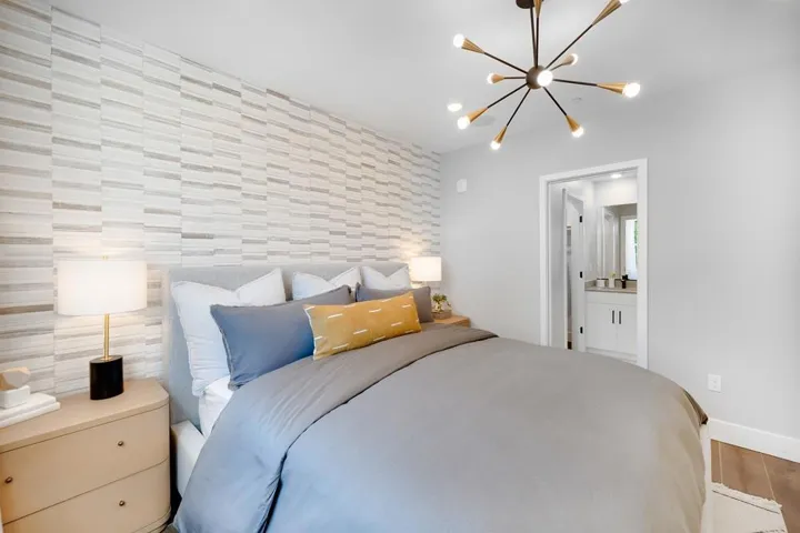 2112 Latham Street, Mountain View, California 94040