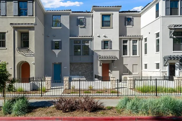 2112 Latham Street, Mountain View, California 94040