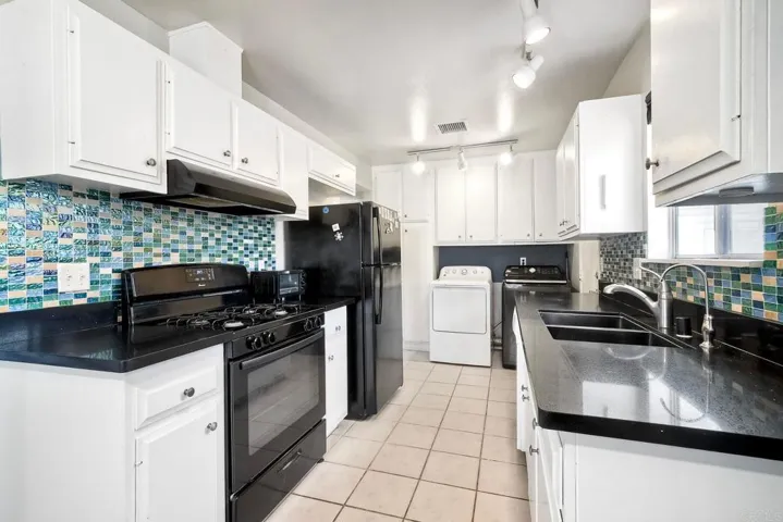 3113 Buena Hills Drive, Oceanside, California 92056