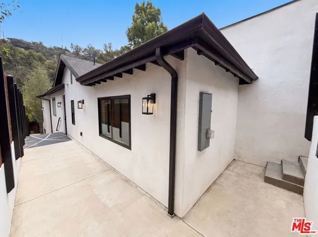 8723 Lookout Mountain Avenue, Los Angeles, California 90046