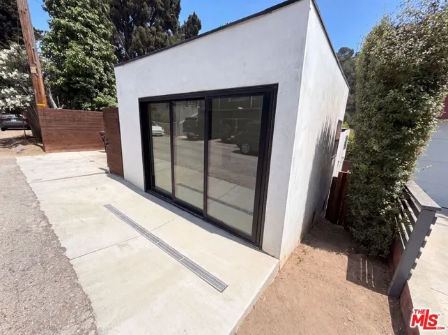 8723 Lookout Mountain Avenue, Los Angeles, California 90046