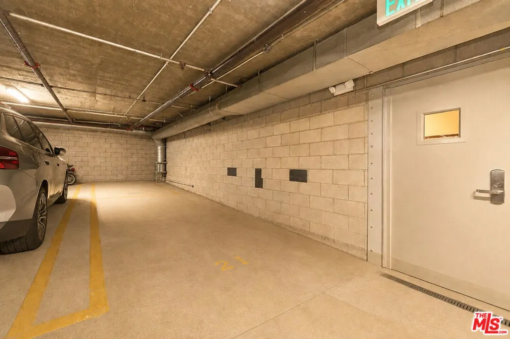 Virtual Staged