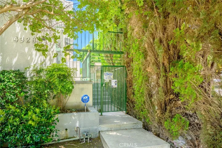 4328 Whitsett Avenue, Studio City, California 91604