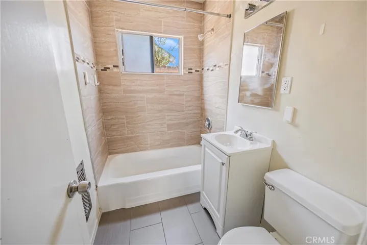 1444 Euclid, Santa Monica, California 90404