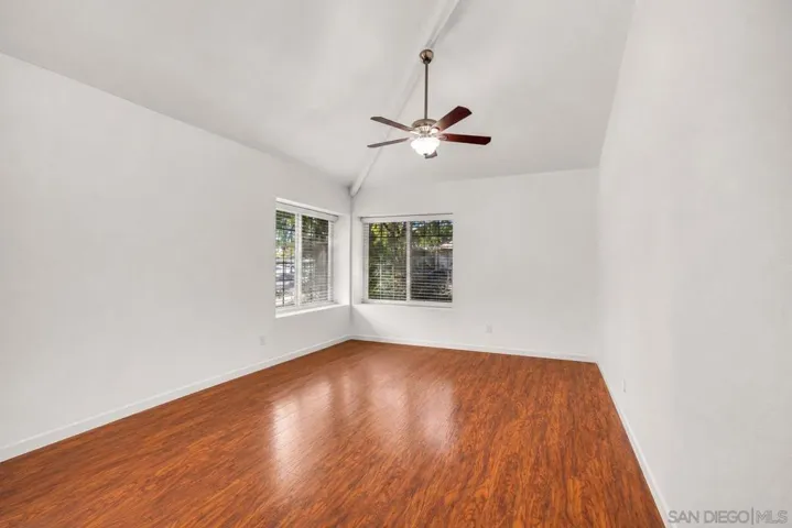 https://zimg.paragon.ice.com/ParagonImages/Property/PA/SDMLS/-530527/26/533/400/88a9e481721bb17ac5731c12065cd515/3/da1ed2bc6af8faef5795cc0f2af405f6/-530527-43ae0ca7-b4fc-469d-9634-02b6cc84efa4.JPG