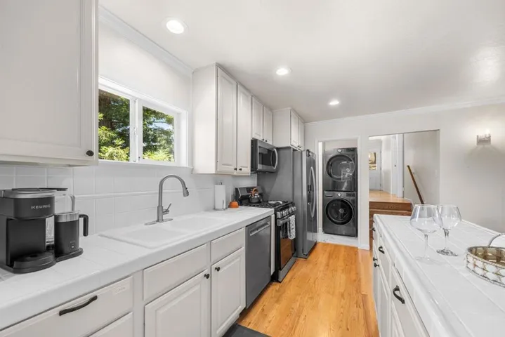 11 Recreation Drive, La Honda, California 94020