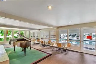 303 Tradewinds Drive 10, San Jose, California 95123