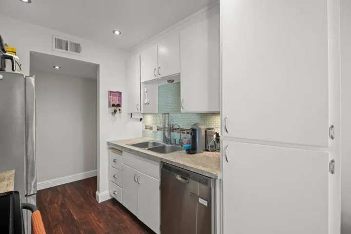 303 Tradewinds Drive 10, San Jose, California 95123