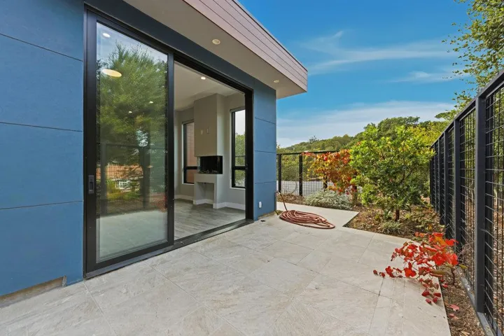 10 Notre Dame Place, Belmont, California 94002