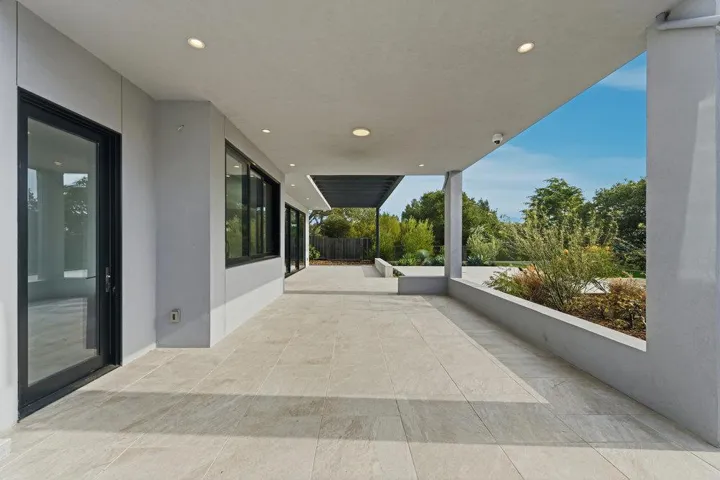 10 Notre Dame Place, Belmont, California 94002