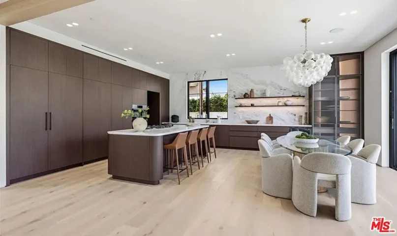 4900 Valjean Avenue, Los Angeles, California 91436