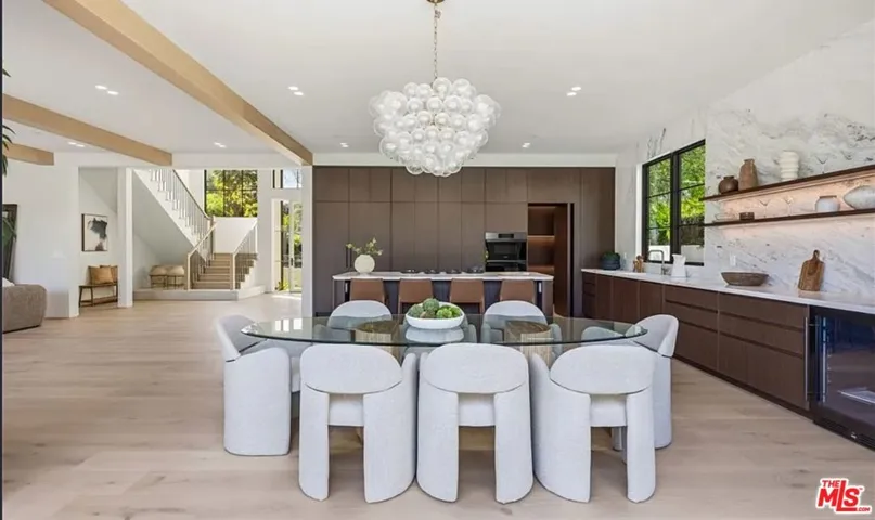 4900 Valjean Avenue, Los Angeles, California 91436