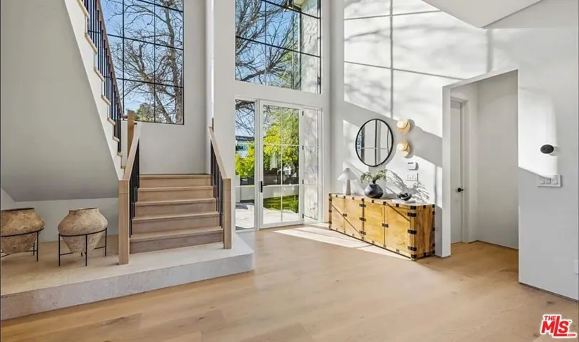 4900 Valjean Avenue, Los Angeles, California 91436