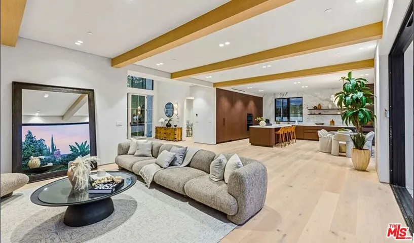 4900 Valjean Avenue, Los Angeles, California 91436