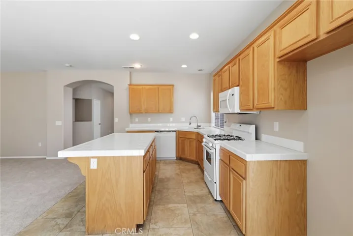 231 Spinnaker, San Jacinto, California 92583