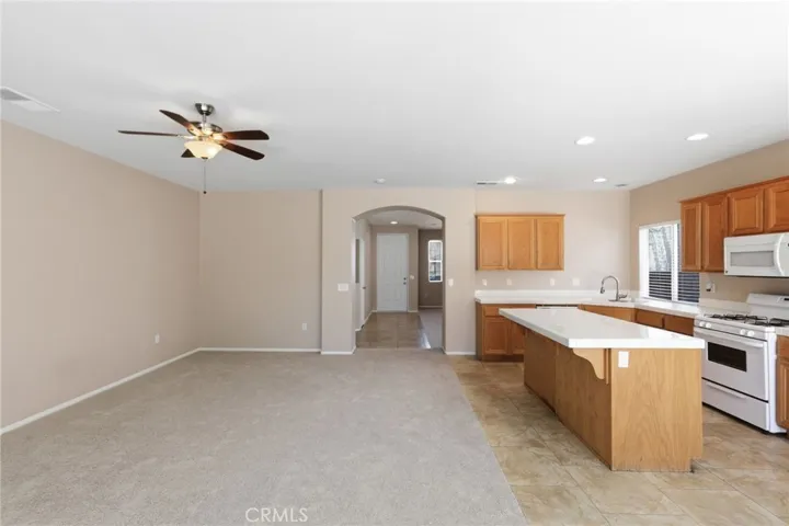 231 Spinnaker, San Jacinto, California 92583
