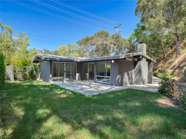 3505 El Lado, Glendale, California 91208