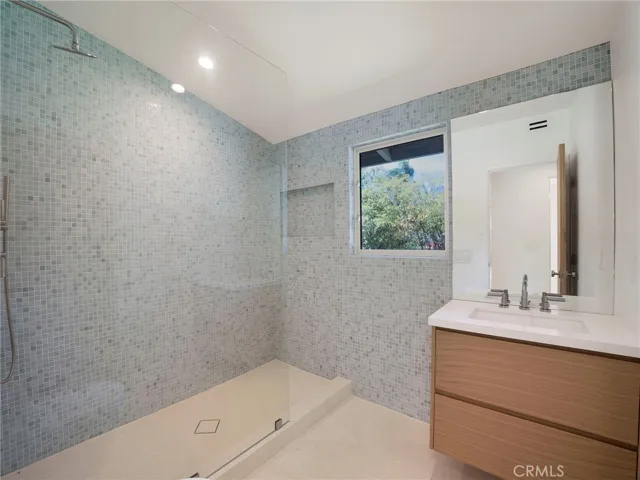 3505 El Lado, Glendale, California 91208