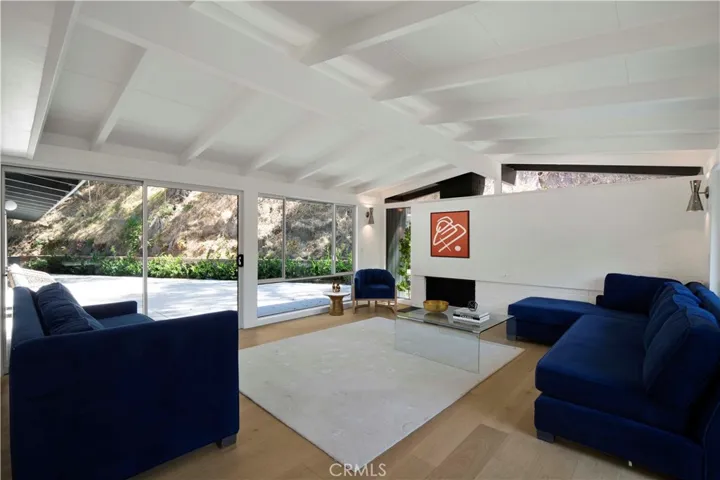 3505 El Lado, Glendale, California 91208