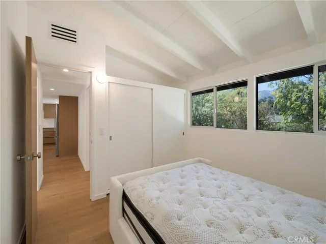 3505 El Lado, Glendale, California 91208