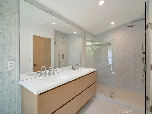 3505 El Lado, Glendale, California 91208