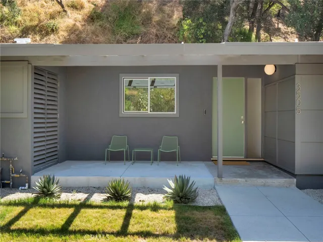 3505 El Lado, Glendale, California 91208
