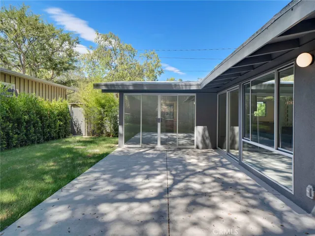 3505 El Lado, Glendale, California 91208
