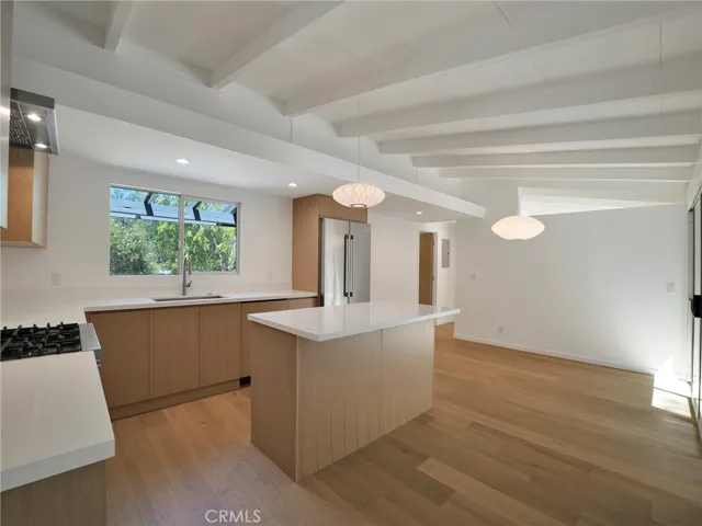 3505 El Lado, Glendale, California 91208