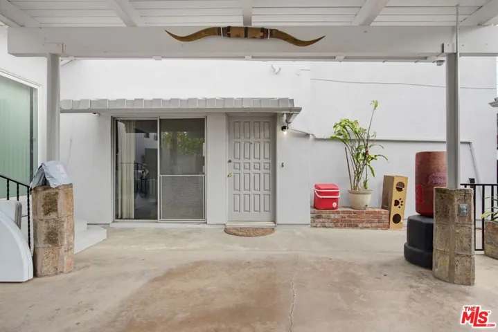 Entrance to Rear Unit